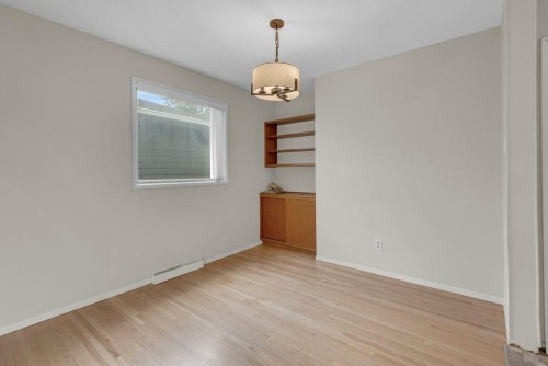 3136 46 Street Sw, Calgary, AB 