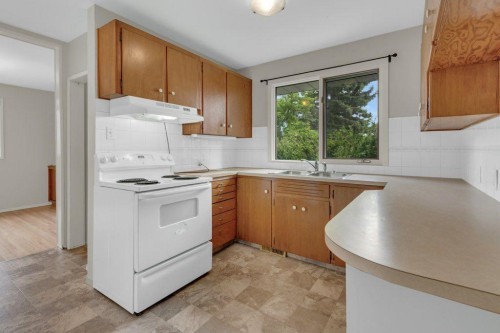 3136 46 Street Sw, Calgary, AB 