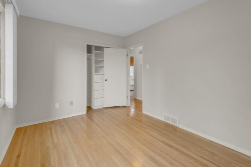 3136 46 Street Sw, Calgary, AB 