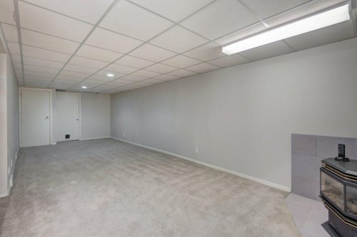 3136 46 Street Sw, Calgary, AB 