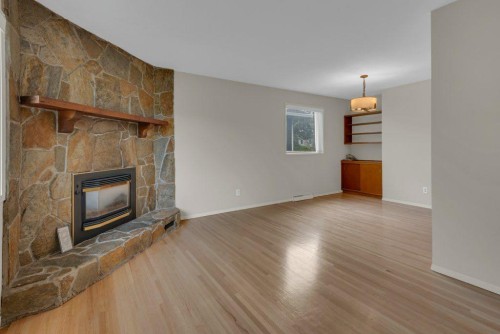 3136 46 Street Sw, Calgary, AB 