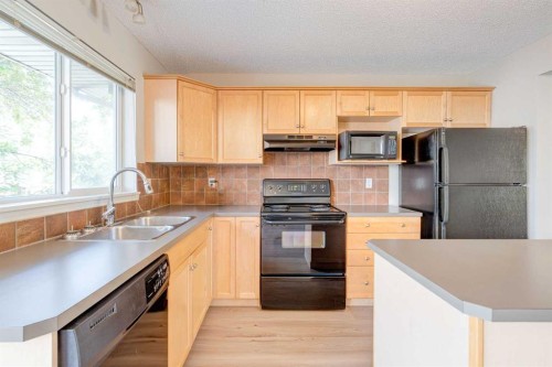 173 Copperfield Gardens Se, Calgary, AB 