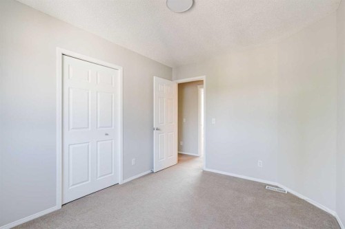 173 Copperfield Gardens Se, Calgary, AB 