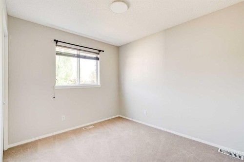 173 Copperfield Gardens Se, Calgary, AB 