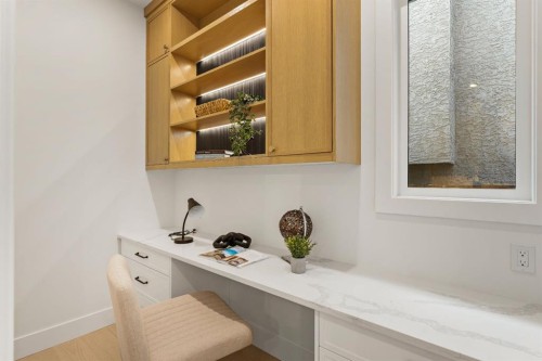2825 30 Street Sw, Calgary, AB - Indoor