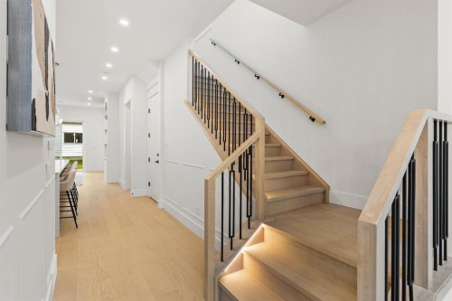 2825 30 Street Sw, Calgary, AB - Indoor Photo Showing Other Room