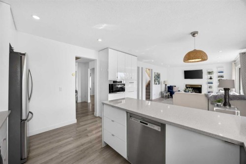 7 Signature Mews Sw, Calgary, AB 