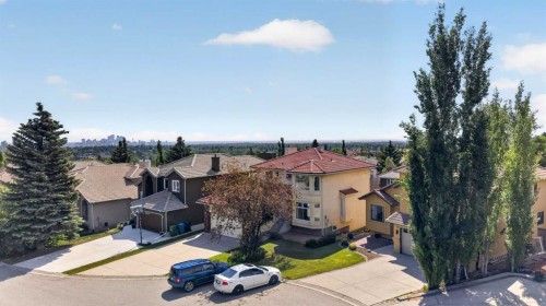 7 Signature Mews Sw, Calgary, AB 