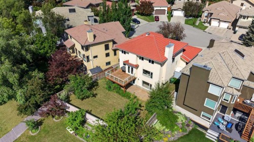 7 Signature Mews Sw, Calgary, AB 