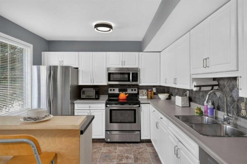 624 Regal Park Ne, Calgary, AB 