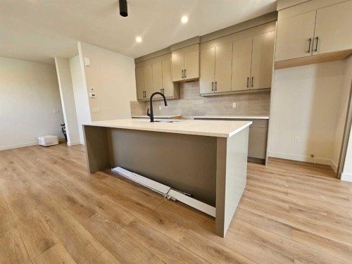 3203 14 Avenue Sw, Calgary, AB 