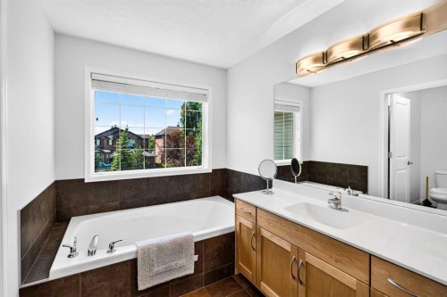 444 Rainbow Falls Way, Chestermere, AB 