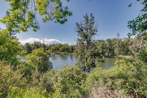 8808 48 Avenue, Calgary, AB 