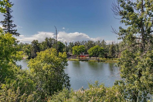 8808 48 Avenue, Calgary, AB 