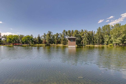 8808 48 Avenue, Calgary, AB 