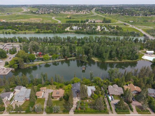 8808 48 Avenue, Calgary, AB 