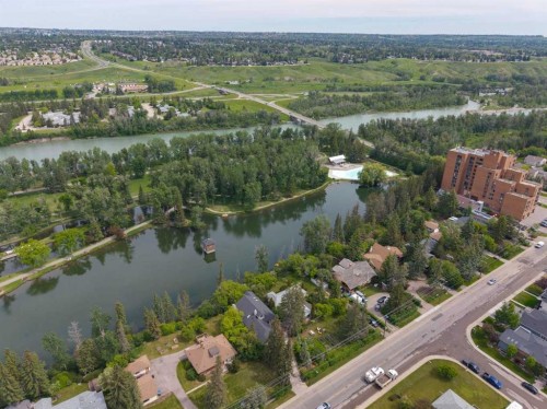 8808 48 Avenue, Calgary, AB 