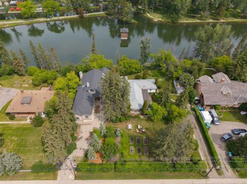 8808 48 Avenue, Calgary, AB 