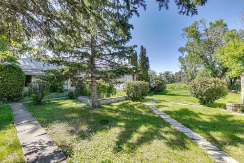 8808 48 Avenue, Calgary, AB 