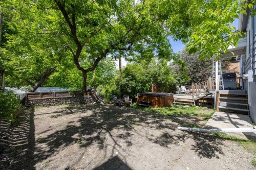 2507 15A Street Sw, Calgary, AB 