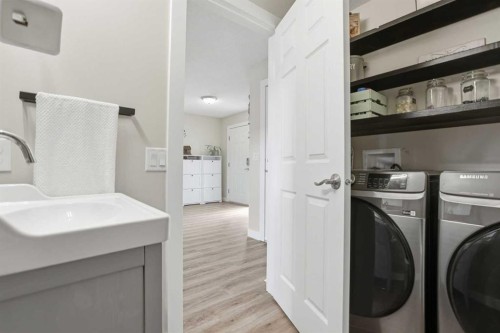 121 Canoe Square Sw, Airdrie, AB 