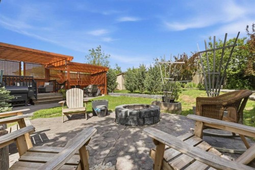 121 Canoe Square Sw, Airdrie, AB 