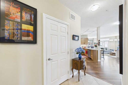 254-3000 Marda Link Sw, Calgary, AB - Indoor Photo Showing Other Room