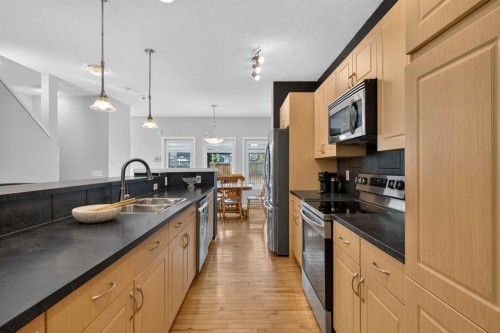 418 Evansdale Way Nw, Calgary, AB 