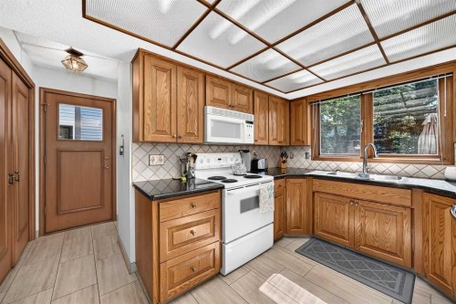391 Canterville Drive Sw, Calgary, AB 