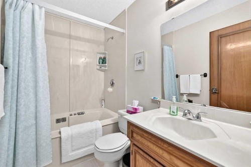 391 Canterville Drive Sw, Calgary, AB 