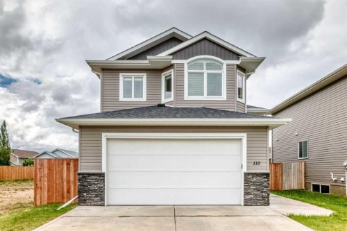 110 Cedar Square, Blackfalds, AB - Outdoor