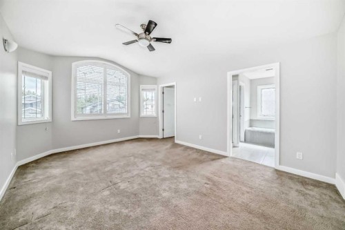110 Cedar Square, Blackfalds, AB - Indoor Photo Showing Other Room
