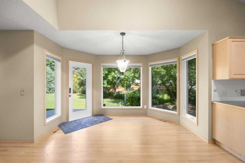 46 Sandalwood Heights Nw, Calgary, AB 