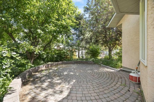 46 Sandalwood Heights Nw, Calgary, AB 