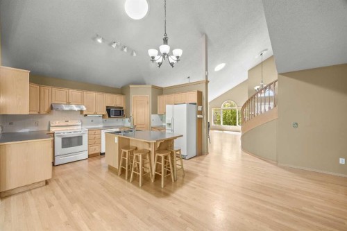 46 Sandalwood Heights Nw, Calgary, AB 