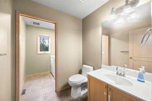 46 Sandalwood Heights Nw, Calgary, AB 