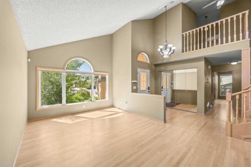 46 Sandalwood Heights Nw, Calgary, AB 