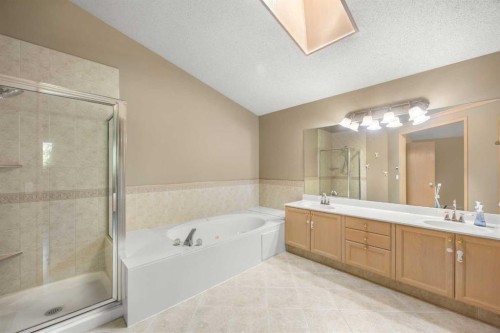 46 Sandalwood Heights Nw, Calgary, AB 