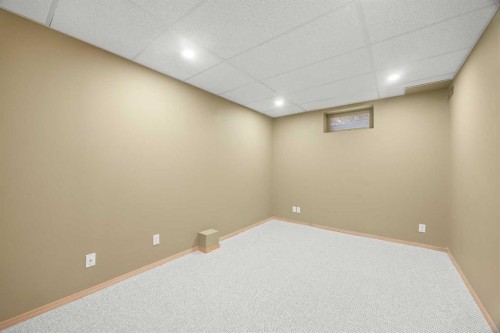 46 Sandalwood Heights Nw, Calgary, AB 