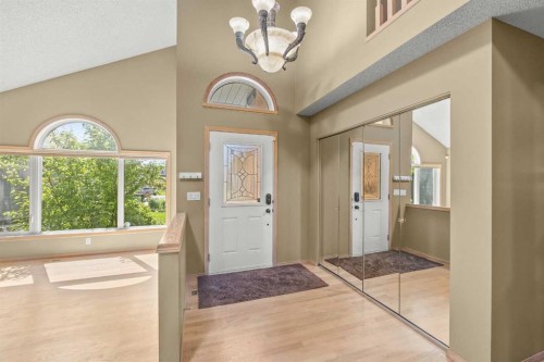 46 Sandalwood Heights Nw, Calgary, AB 