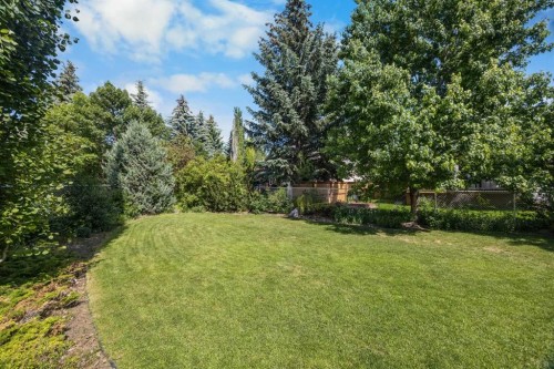 46 Sandalwood Heights Nw, Calgary, AB 