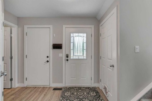 480 Douglas Glen Point Se, Calgary, AB 