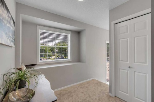 480 Douglas Glen Point Se, Calgary, AB 