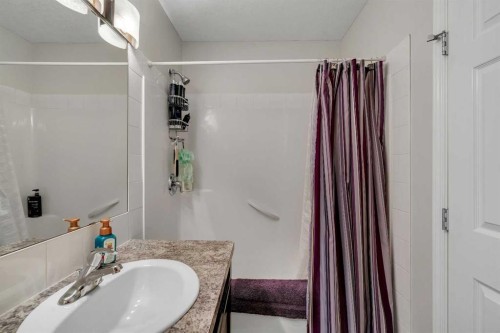 480 Douglas Glen Point Se, Calgary, AB 