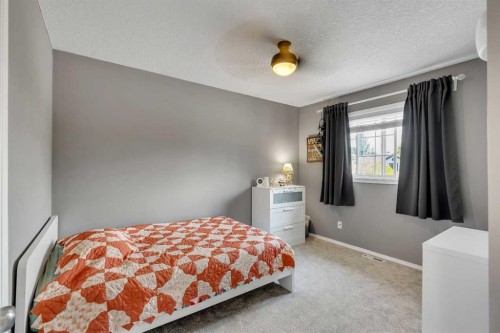 480 Douglas Glen Point Se, Calgary, AB 