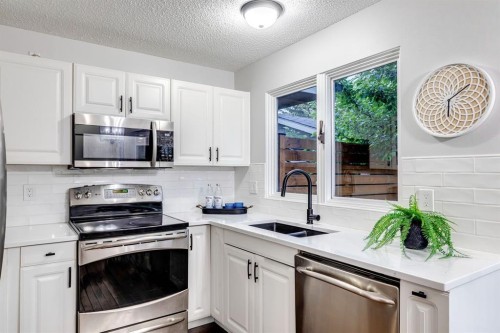 384 Midvalley Drive Se, Calgary, AB 