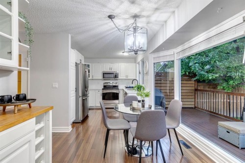 384 Midvalley Drive Se, Calgary, AB 