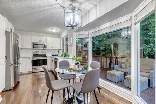 384 Midvalley Drive Se, Calgary, AB 