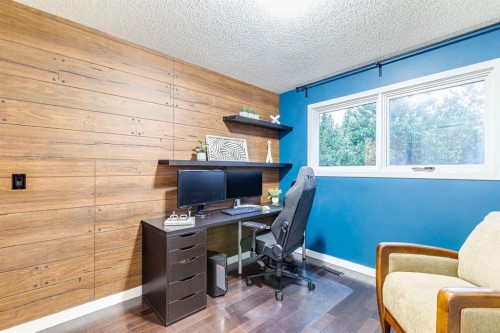 384 Midvalley Drive Se, Calgary, AB 