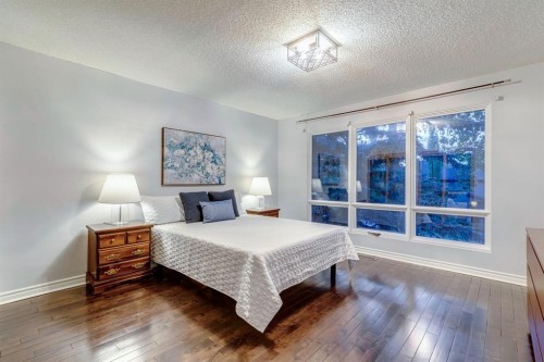 384 Midvalley Drive Se, Calgary, AB 